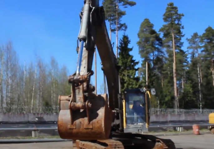 экскаватор Volvo EC170